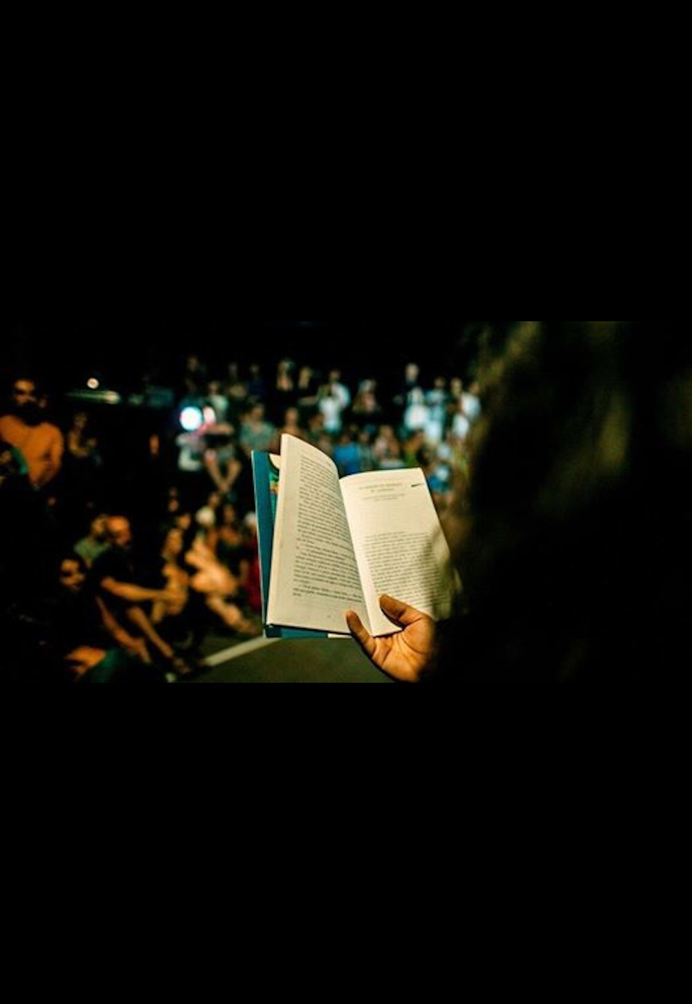 dia 15 de Nov - CAE - roubei um livro na cabine e hoje vou ler
