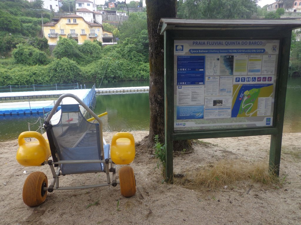 FOTO CADEIRA ANFÍBIA